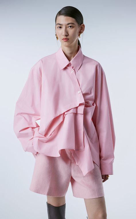 Shirt / JNBY Oversized Asymmetric Cotton Shirt Sona Rafiq, Asymmetry Fashion, Shirt Runway, Fashion Sleeves, Deconstructed Shirt, High Fashion Streetwear, Shirts Outfit, Coding Shirts, Asymmetrical Shirt