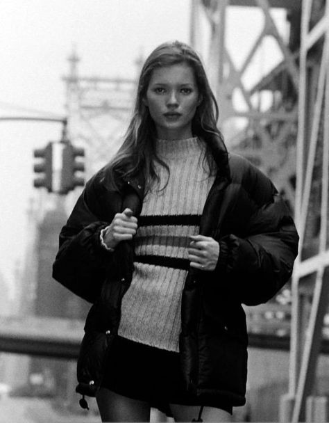 Kate Moss Calvin Klein, Kate Moss Outfit, 90s Street Style, Kate Moss 90s, Kate Moss Style, Brittany Murphy, Mode Editorials, 90s Model, 90s Models