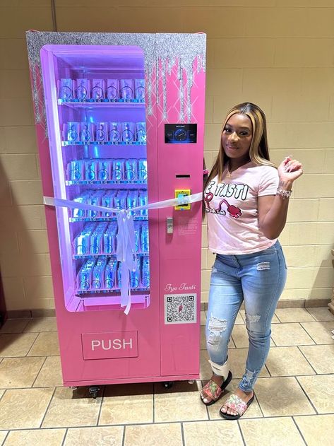 Lash Vending Machine, Esthetician Ideas, Vending Machine Business, Fashion Dream Job, Beauty Entrepreneur, Senior Overalls, Future Shop, Lash Room, Small Business Advice