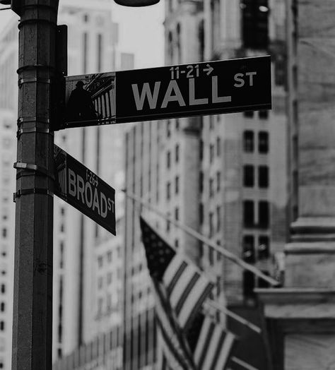 Wall Street Aesthetic, New York Iphone Wallpaper, 2022 Wallpaper, New York Wallpaper, Office Romance, Collage Board, New York Street, Reading Journal, City Aesthetic