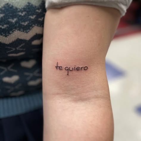 JustinCariagaArt on Instagram: “\\ te quiero // Memorial tattoo for a loved one. Thank you Gina for your trust. Honored to bless you with this Meaningful piece in his…” Handwritten Tattoo Memorial, Thank You Tattoo, Tattoo For A Loved One, Tattoo Mom And Son, Handwriting Tattoo, Peace Tattoo, Handwriting Tattoos, Tattoo Mom, Draw Love