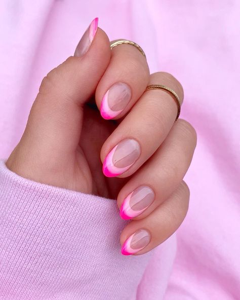 Unghie rosa, le ispirazioni più romantiche per la vostra nail art - french rosa Pink Pink Pink, Makeup Nails Designs, Nail Polish Designs, Nails Inc, Nail Designs Spring, Long Acrylic Nails, Mani Pedi, Pink Pink, Pink Ribbon