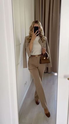 Female Lawyer Fashion, Classy Business Outfits, Business Professional Outfits, Lawyer Fashion, Casual Work Outfits Women, Lawyer Outfit, Business Attire Women, Corporate Attire, Professional Outfits Women