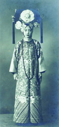 Last Emperor Of China, Turandot Opera, Court Attire, Moda China, Traditional Chinese Clothing, Empress Of China, Traditional Chinese Dress, Chinese History, Ancient China