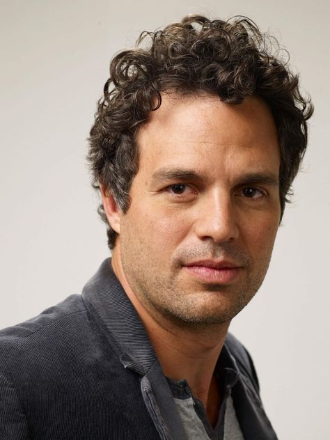 Say hello to The New School for Drama's 2014 Artist-in-Residence, Mark A. Ruffalo Mark Ruffalo Hulk, Short Haircuts For Ladies, Dermot Mulroney, Haircuts For Ladies, Marvel Avengers Assemble, David Fincher, Most Handsome Actors, Middle Aged Man, Men's Hairstyles