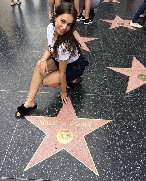 Hollywood Walk Of Fame Pictures Ideas, Walk Of Fame Pictures Ideas, Los Angeles Pictures, Cali Vibes, America Trip, Snap Out Of It, Tommy Lee, Money Life, Disneyland Trip