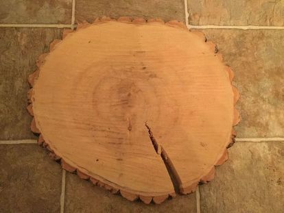 Wood Slabs With Resin, How To Seal Wood Slices, Drying Wood Slices In Oven, How To Fill Cracks In Wood Table, Wood Slabs Ideas Tree Slices, Wood Rounds Crafts Tree Slices, Resin In Wood, Wood With Resin, Building Kitchen