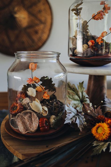 Dried Flower Fall Arrangement, Pumpkin Dried Flowers, Dried Flower Thanksgiving Centerpiece, Dried Flowers Pumpkin, Harvest Centerpieces, Decorating For Thanksgiving, Autumn Floral Installation, Thanksgiving Decor Ideas, Macrame Runner