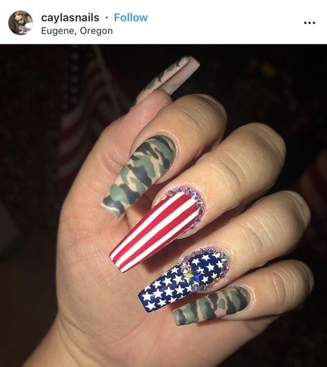 Memorial Day Acrylic Nail Designs, 4th Of July Nails Acrylic Coffin, American Flag Nails, Fake Acrylic Nails, Camouflage Nails, Pink Toe Nails, Usa Nails, Camo Nails, Flag Nails