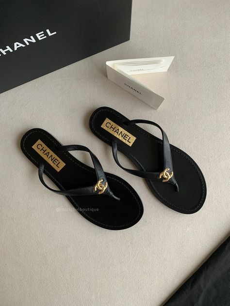 Channel Sandals, Chanel Thong Sandals, Luxury Sandals, Bling Sandals, Pretty Sandals, Luxury Shoes Women, Fashion Shoes Heels, Cute Shoes Heels, Shoes Heels Classy