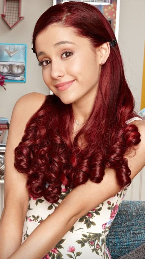 Ariana Grande 2010, Ariana Grande 13, Victorious Cat, Ariana Grande Red Hair, Ariana Grande Victorious, Ariana Grande Cat, Valentines Hairstyles, Cat Valentines, Emily Taylor