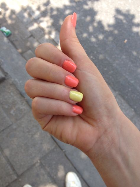 Summer colors,coral and yellow Coral Yellow Nails, Yellow And Coral Nails, Coral And Yellow Nails, Uñas Color Coral, No Chip Manicure, Yellow And Coral, Coral Nails, Polish Colors, Baby Yellow