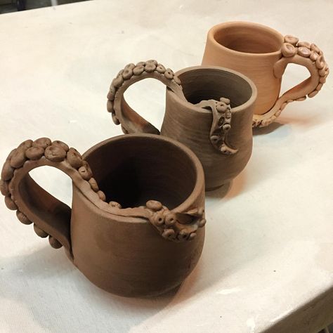 35 Likes, 2 Comments - Amanda Love (@lovestudioceramics) on Instagram: “A few stages of ceramics as demonstrated by octopus mugs: Leather-hard, bone dry, and bisque.…” Itsekovettuva Savi, The Kraken, Sculptures Céramiques, Tanah Liat, Keramik Design, Clay Mugs, Pottery Crafts, Pottery Classes, Ceramics Pottery Art