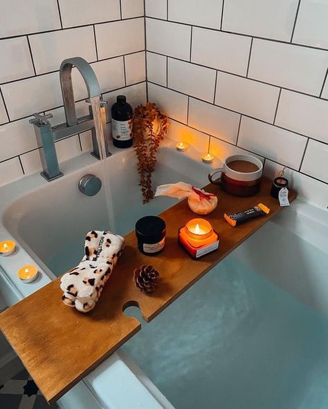 Beauty Content Creator, Halloween Bath, Bath Aesthetic, Cosy Autumn, Halloween Bedroom, Beauty Content, Romantic Ideas, Bath Oil, Amazon Beauty Products