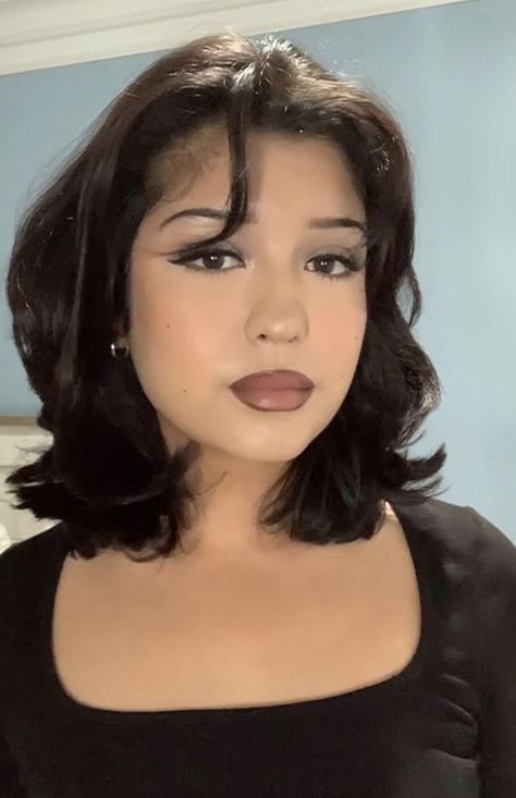 Hispanic Makeup, Chicana Makeup, Chola Makeup, 2000s Makeup Looks, 90s Makeup Look, Latina Makeup, 90s Makeup, Makeup Aesthetic, Cute Makeup Looks