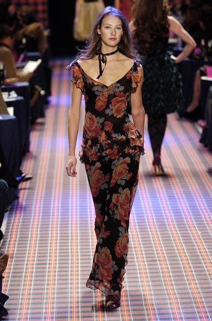 Dark Floral Fashion, Dynasty Fallon, Insane Fashion, Betsey Johnson Runway, Vintage Runway Fashion, Whimsigoth Aesthetic, 1990s Style, Space Fashion, Vintage Runway