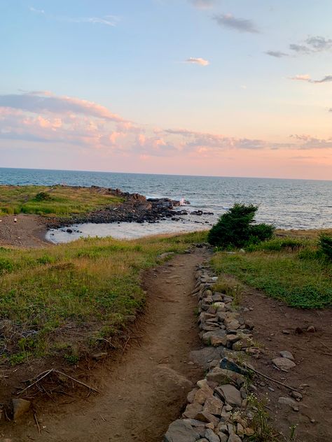 lobster cove @ monhegan island, maine (summer 2022) Living In Maine, Maine In The Summer, Maine Vibes, Maine Countryside Aesthetic, Summer In Maine, Maine Coast Aesthetic, Coastal Maine, Maine Summer, Summer In Maine Aesthetic