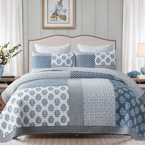 King Size Quilt Sets, Grey Farmhouse, Patchwork Bedspread, Floral Bedspread, Farmhouse Quilts, King Quilt Sets, Cotton Quilt Set, Twin Comforter Sets, Lightweight Bedding