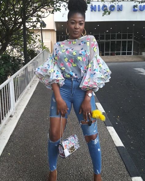 Organza Top Styles, African Blouses, African Print Tops, Outfit Looks, African Fashion Skirts, Short African Dresses, Organza Top, Gorgeous Outfits, African Fashion Ankara