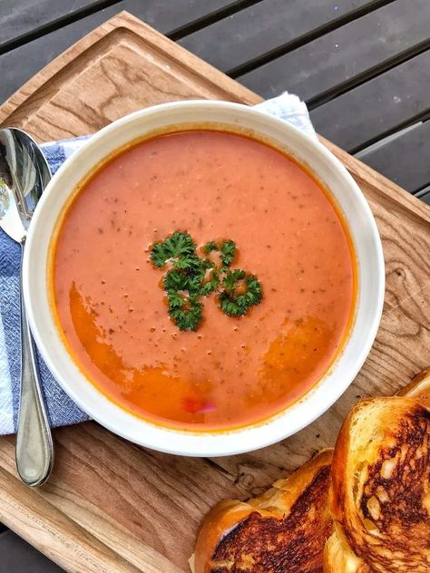 World's Best Tomato Soup - The Tipsy Housewife Chicago Recipes, Fall Recipes Sides, Housewife Recipes, The Tipsy Housewife, Tipsy Housewife, Best Tomato Soup, Homemade Soups, Basil Soup, Tomato Basil Soup