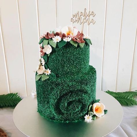 267 Likes, 11 Comments - OMG-Ness Styling (@omgnessstyling) on Instagram: “TE FITI CAKE these Moana parties are going off I love iiiiittttttttt REPOST of Amina's 5th…” Te Fiti Cake, Diy Luau Party, Te Fiti Moana, Diy Luau, Moana Cakes, Moana Birthday Party Ideas, Te Fiti, Moana Cake, Baby Moana