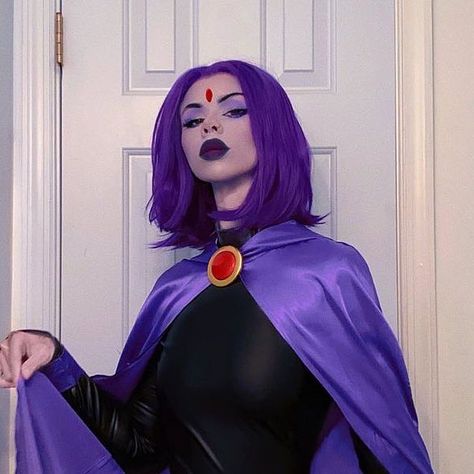 Snitchery Cosplay, Raven Teen Titan Makeup, Raven Inspired Makeup, Raven Costume Makeup, Raven Makeup Teen Titans, Raven Teen Titans Go Outfit Halloween, Raven Makeup Titans, Impreza Przebierana, Raven And Beastboy Titans Costume