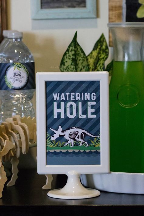 Watering Hole Sign, Dinosaur Party Decor, Dino Dig, 4de Verjaardag, Dinosaur Birthday Theme, Dinosaur Birthday Party Decorations, Dinosaur Themed Birthday Party, Dino Birthday Party, Dinosaur First Birthday