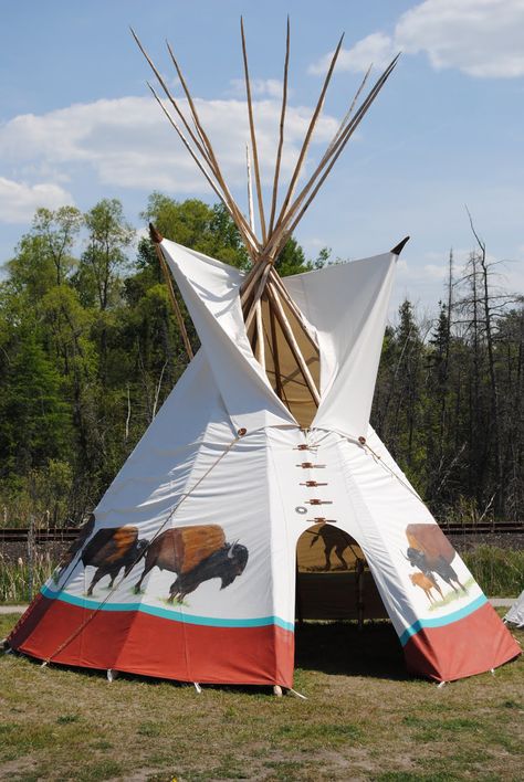 Teepee Designs, Native American Tipi, Native American Lessons, Indian Teepee, Native American Teepee, Diy Teepee, Native American Tattoo, Native American Pictures, Native American Quotes