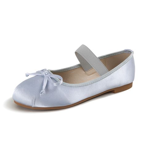 Ribbon Flats, Satin Ballet Flats, Zapatos Mary Jane, Mary Jane Shoes Flat, Dr Shoes, Spring Flats, Style Français, Satin Shoes, Womens Mary Janes