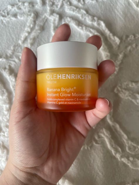 Ole Henriksen Banana Bright+ Instant Glow Moisturizer Review | POPSUGAR Beauty Glow Moisturizer, Ole Henriksen, Flawless Makeup Application, Matte Makeup, Popsugar Beauty, Glowy Makeup, Popsugar, Nutrition Recipes, Fitness Nutrition