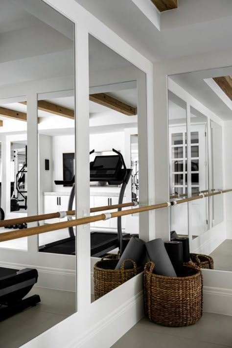 Trending Gym Home Designs ~ Make Gym For Your Home ~ Home Decoration Ideas Ballet Barres, Home Gym Basement, The Mcgee Home, Home Gym Inspiration, Dream Home Gym, Wellness Room, House Gym, Mcgee Home, Family Compound