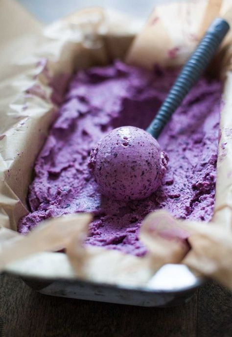 Blueberry Buttermilk Ice Cream | acalculatedwhisk.com @beckywink Buttermilk Ice Cream, Amazing Food Photography, Recipes For Summer, Delicious Ice Cream, Blueberry Desserts, Ice Cream Popsicles, Weird Food, Ice Cream Desserts, Ice Cream Flavors