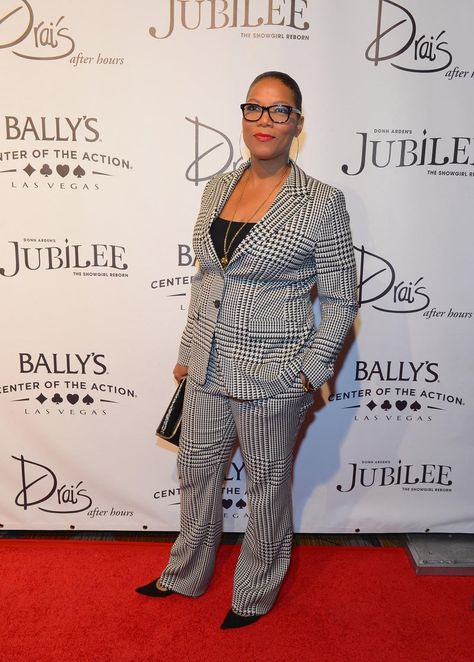 Style File: Queen Latifah - Essence Queen Latifah Style, Chic Shift Dresses, Bet Hip Hop Awards, Valentino Gowns, Drape Jacket, Fasion Outfits, Queen Latifah, Tuxedo Style, Jumpsuit Chic