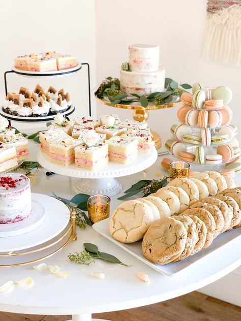 Dessert Table Wedding Elegant Gold, Dessert Table Mini Desserts, Peach Cobbler Wedding Dessert, Circle Dessert Table, Pastries Table Set Up, Pastry Table Setup, Small Sweets Table, Floral Theme Dessert Table, Wedding Dessert Boxes To Go