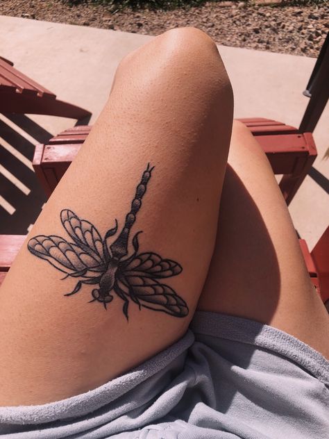 Dark Shaded Tattoos For Women, Dragonfly With Butterfly Tattoo, Old School Dragonfly Tattoo, Dragon Fly Knee Tattoo, Traditional Tattoo Dragonfly, Dragonfly Tattoo Traditional, Dragonfly Calf Tattoo, Dragonfly Tattoo On Leg, Dragon Fly Leg Tattoo