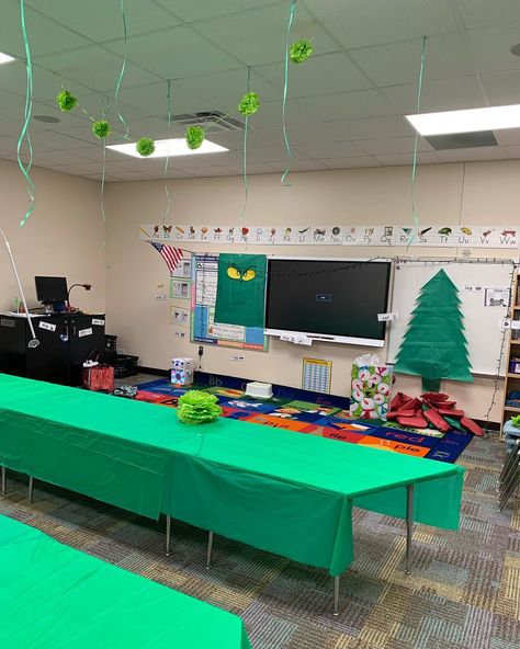 Ms. Reese on Instagram: “Transformed my room into a green Grinch room to end the first half of the year! #setthestagetoengage #teacher #bekinder #teachersofig…” Grinch Room Transformation, Grinch Room, Grinch Day, Grinch Ideas, Day Room, Christmas Classroom, Room Transformation, Grinch Stole Christmas, Teacher Teacher