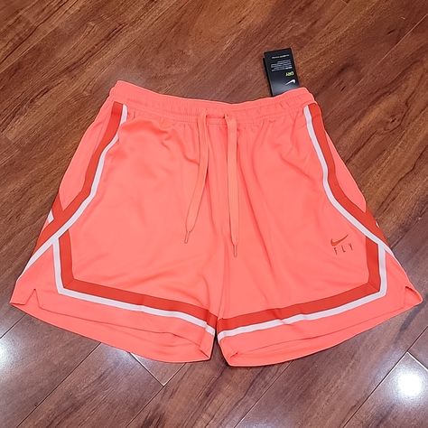 Basketball Shorts Womens, Nike Fly Basketball Shorts, Nike Fly Shorts, Nike Basketball Shorts Women, Basketball Outfits For Practice, Basketball Shorts Outfit Women Style, Basketball Clothes Outfits, Basketball Shorts Women Outfit, Basketball Aesthetics