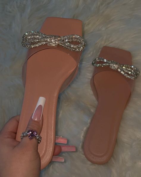 Sparkly Sandals Outfit Baddie, Diamond Chanclas, Sparkly Chanclas Outfit, Sparkle Chanclas, Cute Sparkly Chanclas, Fancy Sandals, Nike Shoes Women Fashion, Crocs Fashion, Pretty Sandals