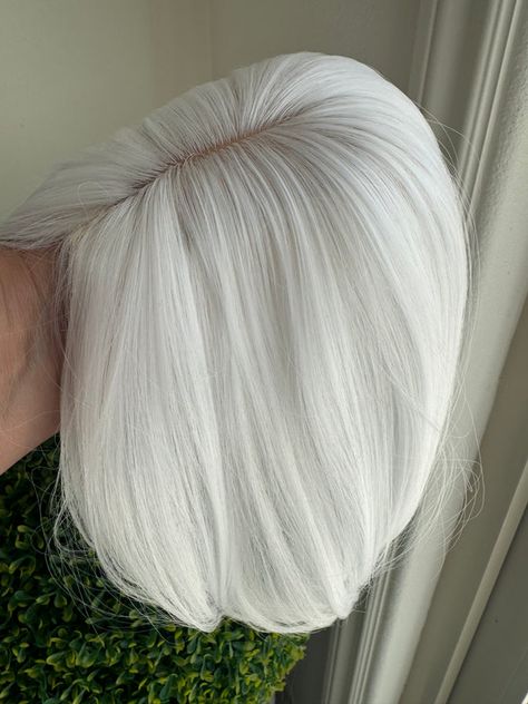 Hair toppers Pure White Hair, White Hair Extensions, Natural White Hair, Hair Toppers For Women, Alopecia Hairstyles, Hair Topper, Holiday Hairstyles, Hair Toppers, Real Human Hair