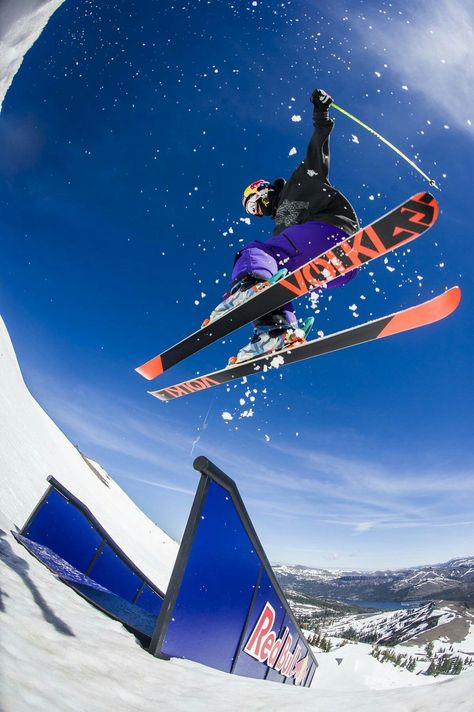 Poster Poses, Ski Vibes, Nude Project, Ski Pics, Freestyle Skiing, Flying Dog, Ski Art, School Trip, Snow Sports