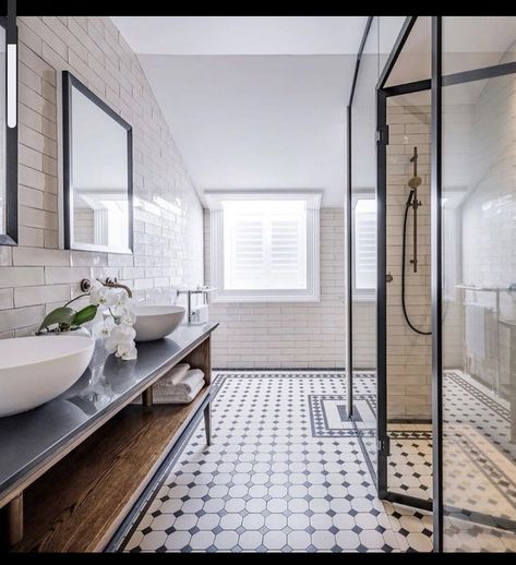 Modern Victorian Bathroom, Black And White Bathroom Floor, English Tiles, Black Tile Bathrooms, Black And White Tiles Bathroom, White Bathroom Tiles, Victorian Bathroom, Black And White Tiles, Bathroom Top