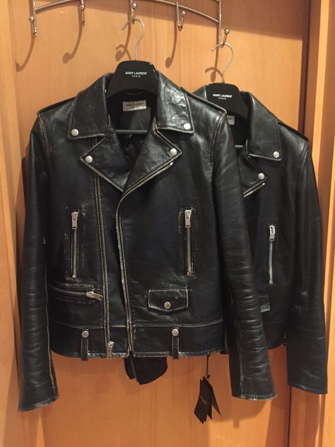 Leather Jacket Design Men, Leather Jacket Street Style Men, Leather Jacket Jeans Outfit, Leather Jacket With Jeans, Leather Jacket Design, Jeans Leather Jacket, Outfit Leather Jacket, Jacket With Jeans, Leather Jacket Biker