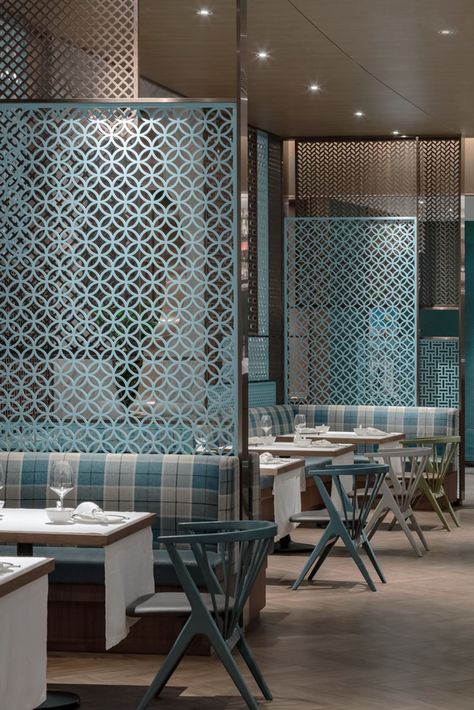 Restaurant Partition, Meja Industrial, Bar Restaurant Design, Architecture Restaurant, Modern Restaurant Design, A Separation, Lake House Interior, Design Café, Modern Restaurant