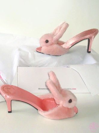 Sandalias bunny Pink ❇❇❇ Super Fashion 🐰💖🐰💖💎💎💎 Tout Rose, Bunny Slippers, Pink High Heels, Frou Frou, Va Va Voom, Tickled Pink, Perfect Pink, Bunny Ears, Everything Pink