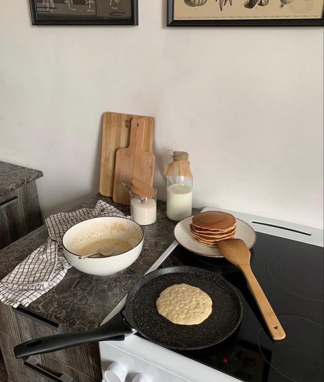 Foods Aesthetic, Minimal Kitchen, How To Make Pancakes, Healthy Meals To Cook, Wellness Inspiration, Body Balance, Buffet Food, Breakfast Time, Daily Meals