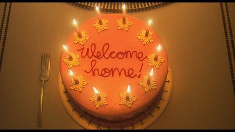 Coraline "welcome home" cake Coraline Cake, Welcome Home Cake, Welcome Home Cakes, Home Cake, Red Birthday Cakes, Laika Studios, Whiskey Cake, Inside Cake, Coraline Movie