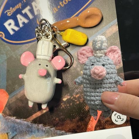 민 | 🤍Free pattern - Ratatouille🐭🤍 ⭐️If you don't understand R9 & R10, please send me a direct message.💌 I'll send you a picture to… | Instagram Remy Crochet Pattern, Crochet Ratatouille, Mini Crochet, Cute Crochet, Free Pattern, Crochet Pattern, Send Me, Amigurumi, Crochet Patterns