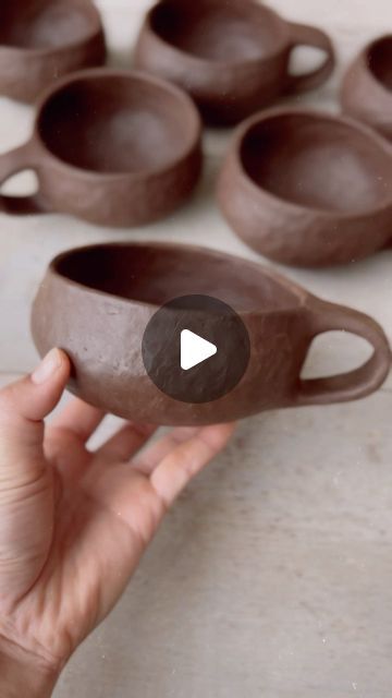 Pottery Tableware, Hand Pinched Pottery, Pinching Pottery, Pinch Clay Ideas, Pinch Method Ceramics, Pinch Pot Mugs Ideas, Pinch Pot Bowl, Coiled Pottery, Coil Pottery Ideas For Beginners