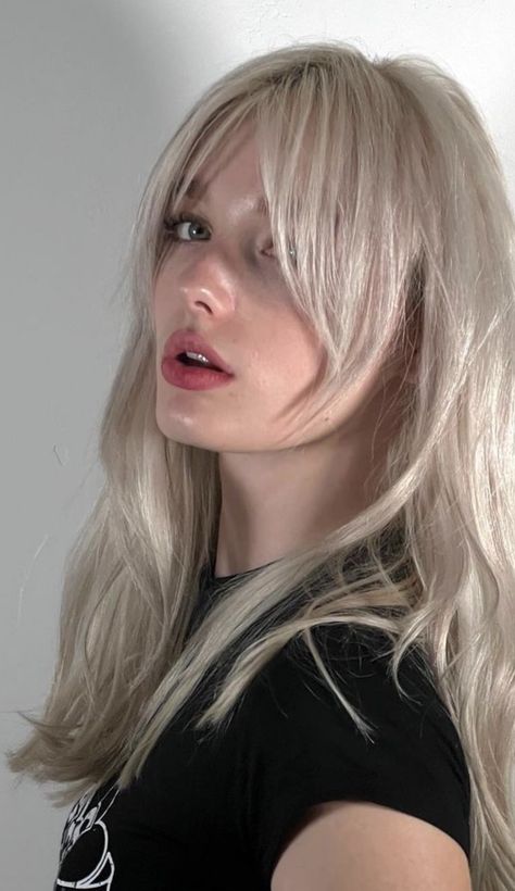 God Of Wrath, Cecily Knight, White Blonde Hair, Blonde Hair With Bangs, Platinum Hair, Peinados Fáciles Para Cabello Corto, White Blonde, Platinum Blonde Hair, Hair Inspo Color