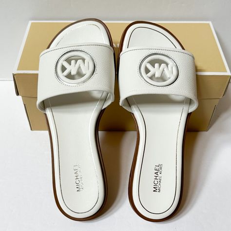 New In Box Deanna Cutout Tumbled Leather Slide Sandal Size 7m 100% Authentic Very Clean, Smoke & Pet Free Environment. Luxury Michael Kors Elegant Sandals, Michael Kors Leather Sandals With Cushioned Footbed, Luxury Michael Kors Leather Sandals, Michael Kors White Leather Sandals, Michael Kors Slides Brown, Michael Kors Flats, Michael Kors Sandals, Leather Slide Sandals, Michael Kors Shoes